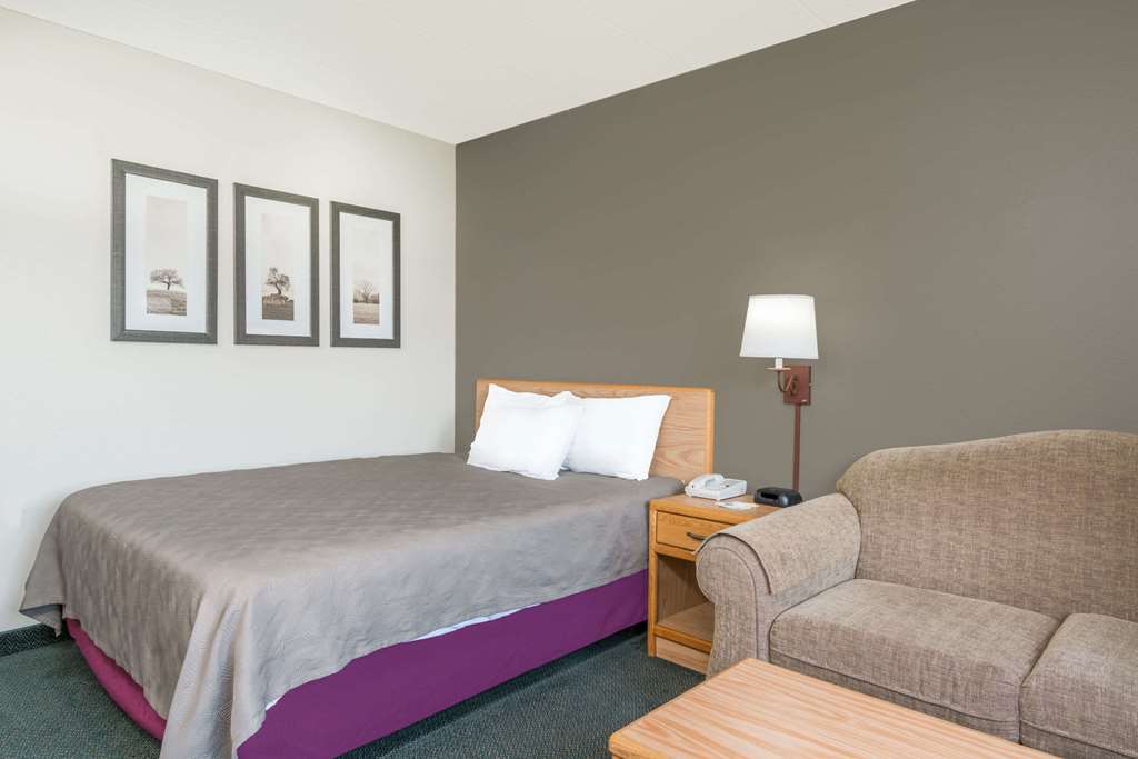 Moose Lake Lodge & Suites Ruang foto